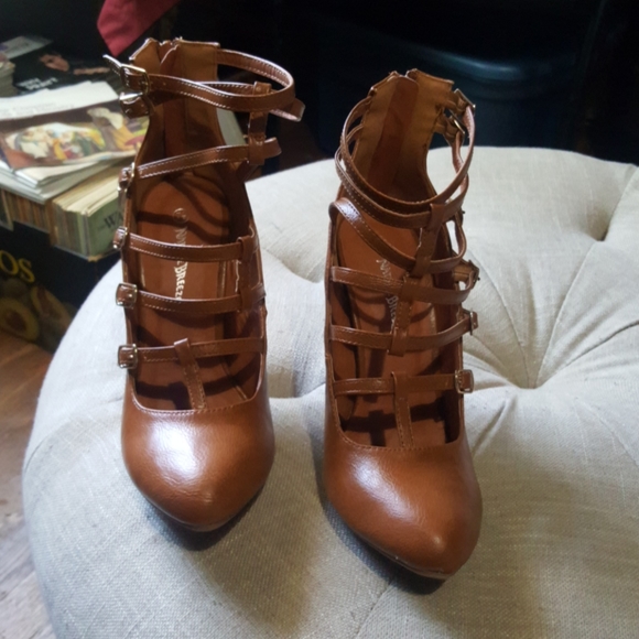 Shoe - Picture 2 of 4